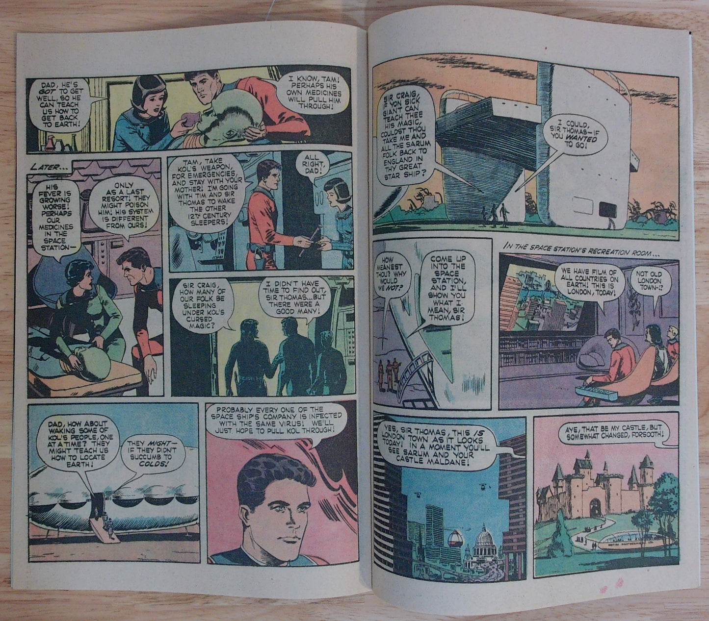 Space Family Robinson: Lost in Space #18 - Whitman - VF-