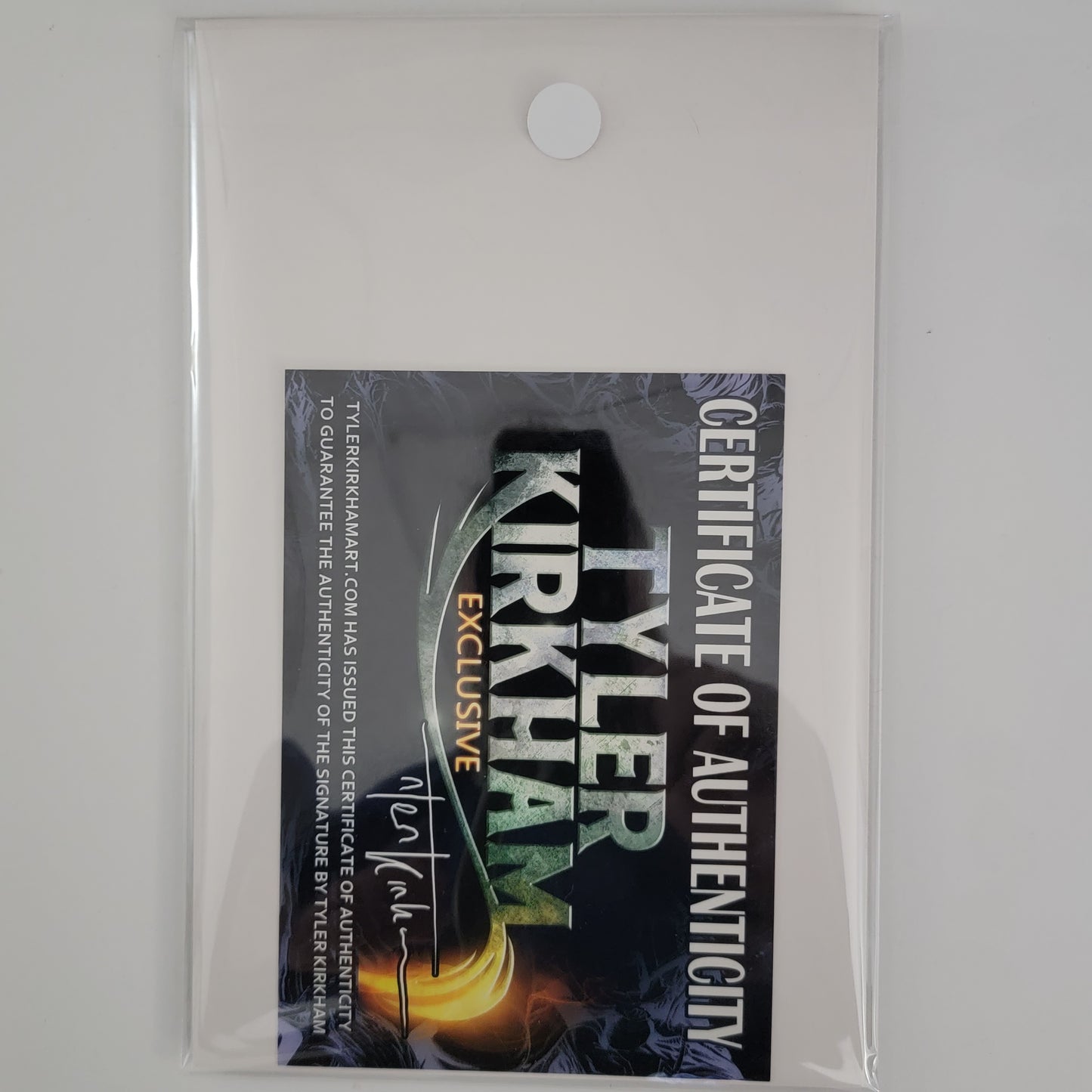 Portada firmada por Tyler Kirkham de Batman #100 v3