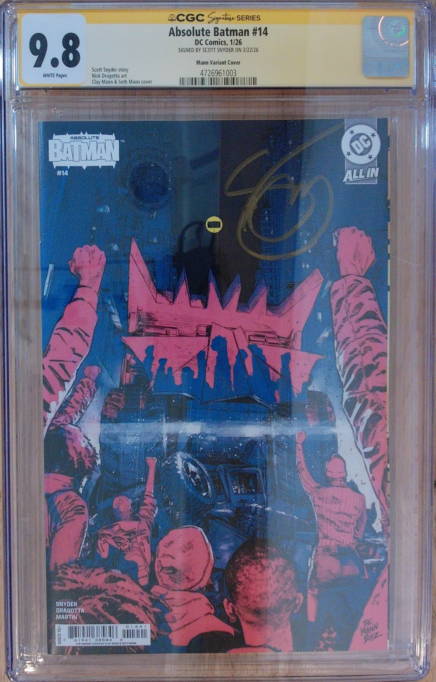 Absolute Batman Vol 1 #14 - CGC SS 9.8 - Clay Mann cover - Signed by Scott Snyder
