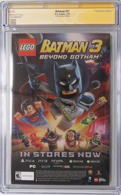 Batman #37 - CGC SS 8.5 - Signed by Capullo & Snyder